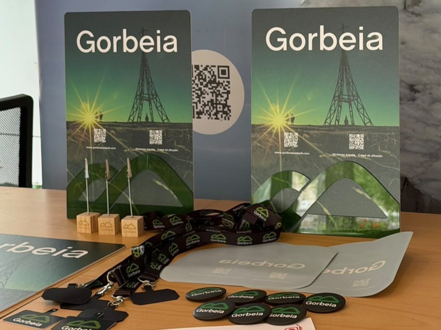 GORBEIA TABERNAK, DENDAK ETA OSTATUAK HELMUGA TURISTIKOAREN ENBAXADOREEN SARE BIHURTU DITU